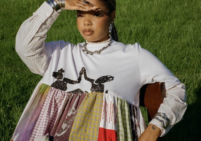 Shekhinah, lordkez – “BARE MINIMUM” Lyrics